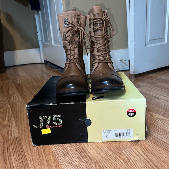 (NWOT) Thunder Boots main image 4
